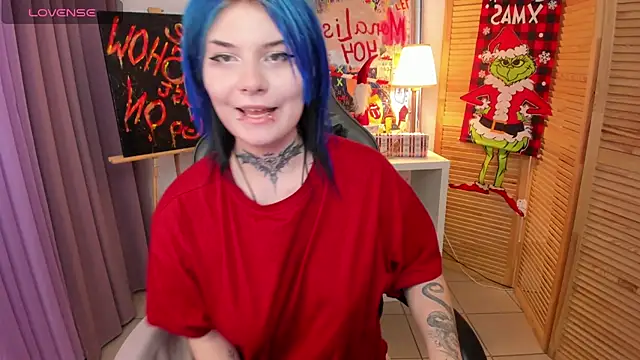 Snapshot of mekurisu chatting on 12.28.24 mekurisu online show from 12.28.24