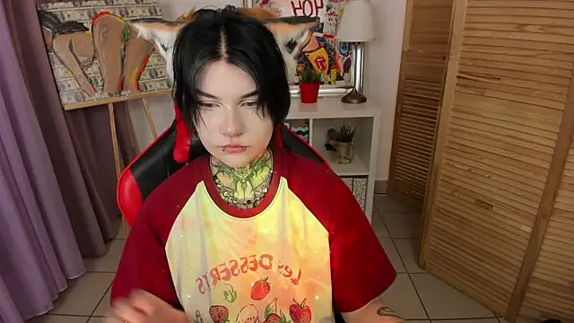 Snapshot of mekurisu chatting on 10.16.25 mekurisu online show from 10.16.25