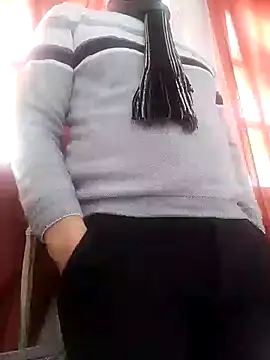 Snapshot of momoh chatting on 01.14.25 momoh online show from 01.14.25