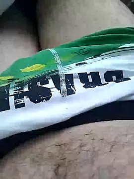 Snapshot of momoh chatting on 02.14.25 momoh online show from 02.14.25