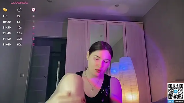 Maria Bowie online show from 04.25.26
