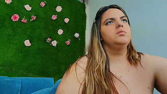Huge Titties  online show from 06.22.26