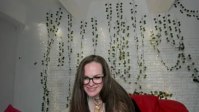 Snapshot of fiery_stella chatting on 10.25.25 fiery stella online show from 10.25.25