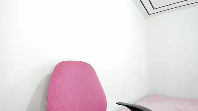 Anniie grey online show from 02.19.25