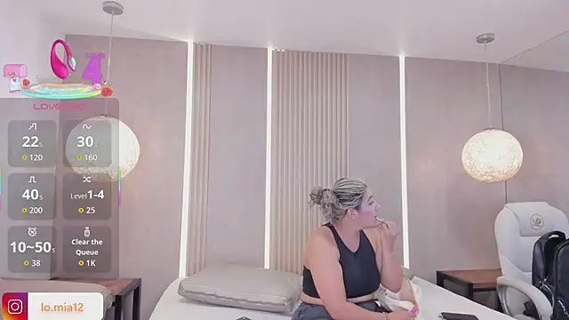 Snapshot of julietha_taylor chatting on 07.18.26 julietha taylor online show from 07.18.26