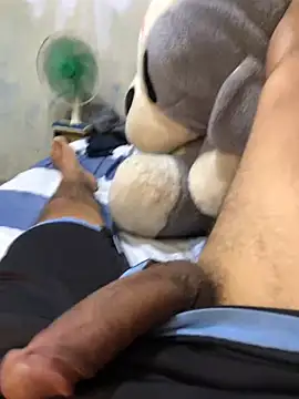 Snapshot of isacalejandroo chatting on 12.25.24 isacalejandroo online show from 12.25.24