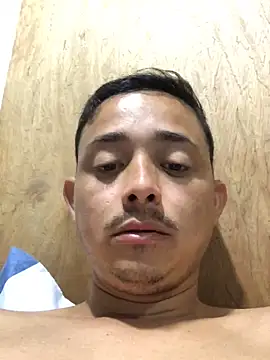 Snapshot of isacalejandroo chatting on 12.29.24 isacalejandroo online show from 12.29.24