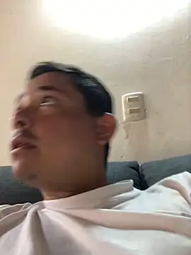 Snapshot of isacalejandroo chatting on 01.11.25 isacalejandroo online show from 01.11.25