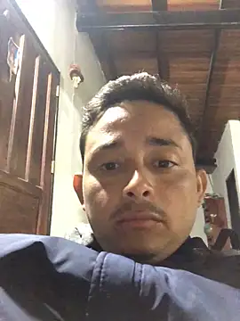 Snapshot of isacalejandroo chatting on 01.14.25 isacalejandroo online show from 01.14.25