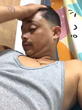 Snapshot of isacalejandroo chatting on 02.14.25 isacalejandroo online show from 02.14.25