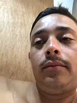 Snapshot of isacalejandroo chatting on 02.14.25 isacalejandroo online show from 02.14.25