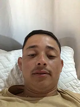 Snapshot of isacalejandroo chatting on 02.15.25 isacalejandroo online show from 02.15.25