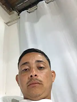 Snapshot of isacalejandroo chatting on 02.20.25 isacalejandroo online show from 02.20.25