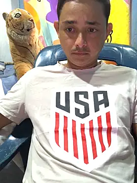 Snapshot of isacalejandroo chatting on 03.09.25 isacalejandroo online show from 03.09.25