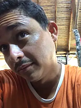 Snapshot of isacalejandroo chatting on 03.17.25 isacalejandroo online show from 03.17.25