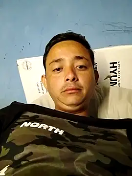 Snapshot of isacalejandroo chatting on 03.22.25 isacalejandroo online show from 03.22.25