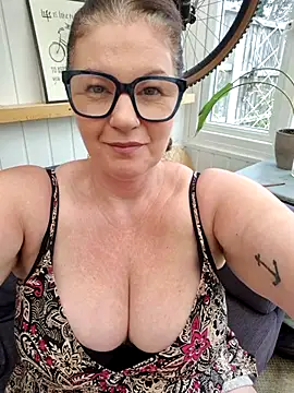 420Curvybabe online show from 10.17.25