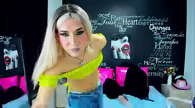 DarianaGia online show from 12.04.24