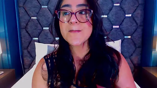 Snapshot of DevonPiers chatting on 09.19.25 DevonPiers online show from 09.19.25