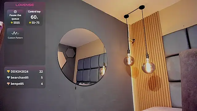 HOTTY RED  online show from 02.13.25