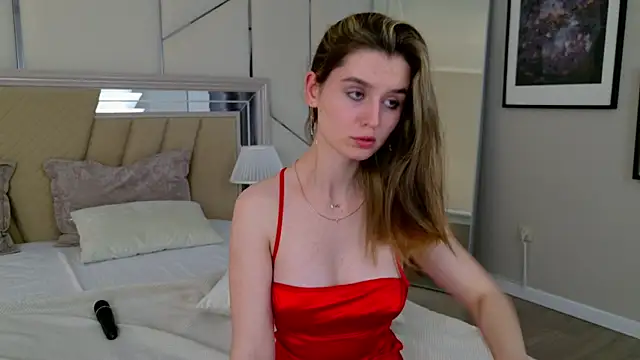 Snapshot of MarybethSnow chatting on 01.20.25 MarybethSnow online show from 01.20.25
