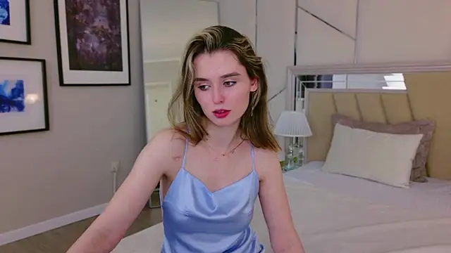 Snapshot of MarybethSnow chatting on 01.24.25 MarybethSnow online show from 01.24.25