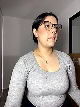 Snapshot of kimberlyhills1 chatting on 11.04.25 kimberlyhills1 online show from 11.04.25