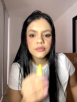 Snapshot of kimberlyhills1 chatting on 11.29.25 kimberlyhills1 online show from 11.29.25