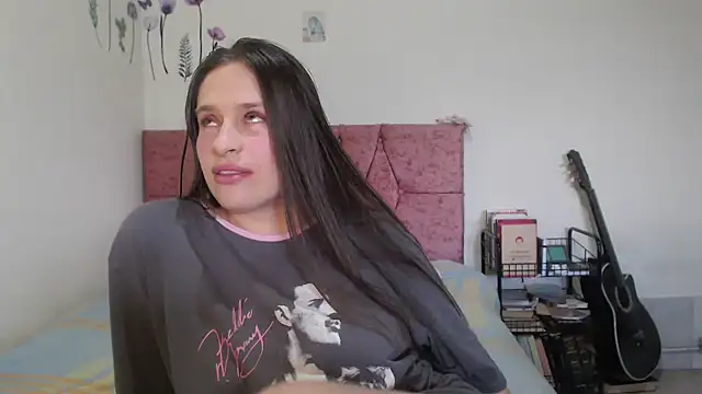 Snapshot of Serenity chatting on 12.20.25 Serenity online show from 12.20.25