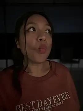 Im Little online show from 02.28.25