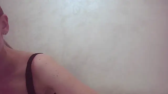 CaitlinaJayne23 online show from 10.25.25