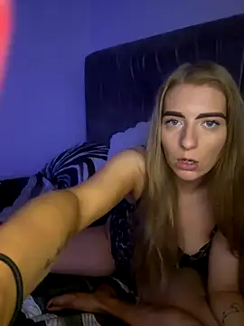 Snapshot of Summer_Paige chatting on 12.14.25 Summer Paige online show from 12.14.25