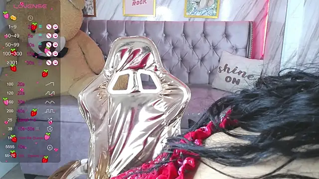 Snapshot of Laia_angel_b chatting on 01.12.25 Laia angel b online show from 01.12.25