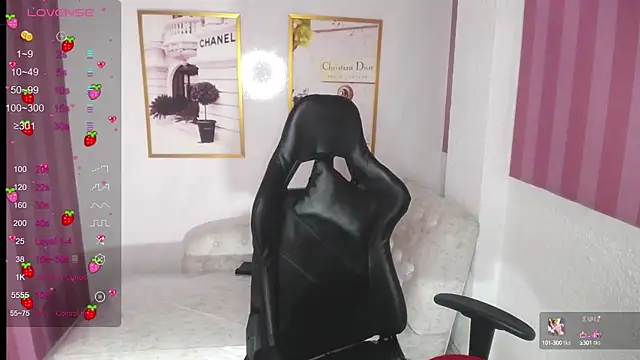 Snapshot of Laia_angel_b chatting on 01.29.25 Laia angel b online show from 01.29.25