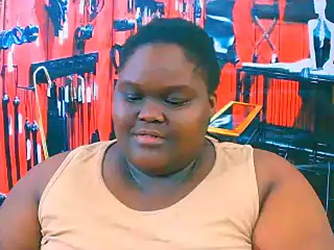 Snapshot of EbonyHotBuns chatting on 10.30.25 EbonyHotBuns online show from 10.30.25