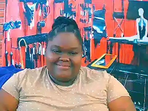 Snapshot of EbonyHotBuns chatting on 11.06.25 EbonyHotBuns online show from 11.06.25