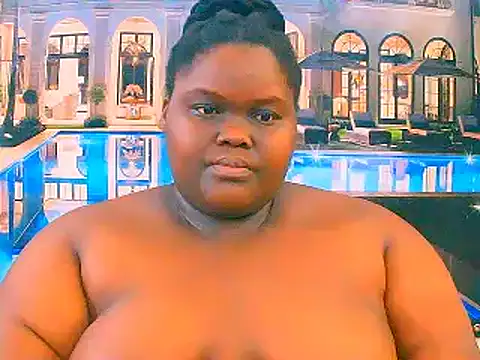 Snapshot of EbonyHotBuns chatting on 12.17.25 EbonyHotBuns online show from 12.17.25