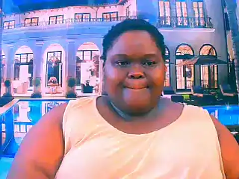 Snapshot of EbonyHotBuns chatting on 06.15.26 EbonyHotBuns online show from 06.15.26