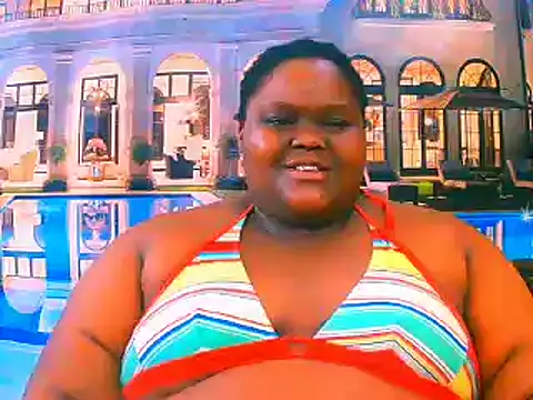 Snapshot of EbonyHotBuns chatting on 06.16.26 EbonyHotBuns online show from 06.16.26