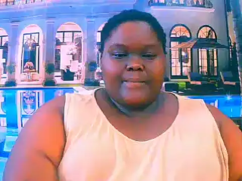Snapshot of EbonyHotBuns chatting on 06.17.26 EbonyHotBuns online show from 06.17.26