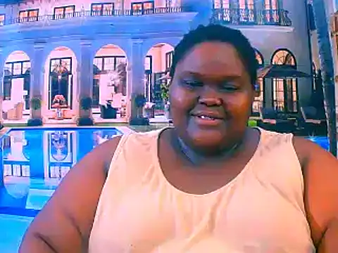 Snapshot of EbonyHotBuns chatting on 06.18.26 EbonyHotBuns online show from 06.18.26