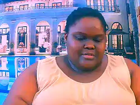 Snapshot of EbonyHotBuns chatting on 06.18.26 EbonyHotBuns online show from 06.18.26