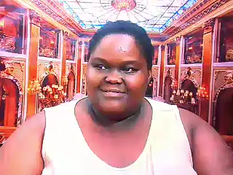 Snapshot of EbonyHotBuns chatting on 06.19.26 EbonyHotBuns online show from 06.19.26