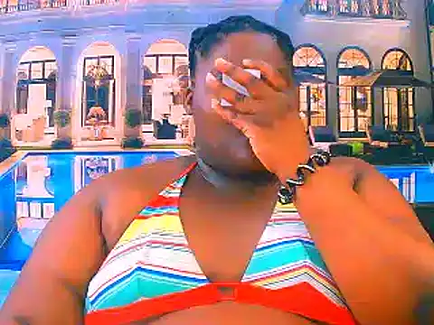 Snapshot of EbonyHotBuns chatting on 06.26.26 EbonyHotBuns online show from 06.26.26