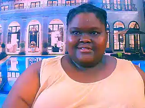 Snapshot of EbonyHotBuns chatting on 06.29.26 EbonyHotBuns online show from 06.29.26