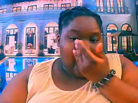 Snapshot of EbonyHotBuns chatting on 06.30.26 EbonyHotBuns online show from 06.30.26