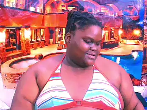 Snapshot of EbonyHotBuns chatting on 07.07.26 EbonyHotBuns online show from 07.07.26
