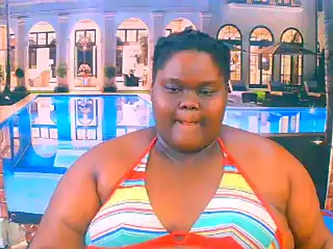 Snapshot of EbonyHotBuns chatting on 07.18.26 EbonyHotBuns online show from 07.18.26