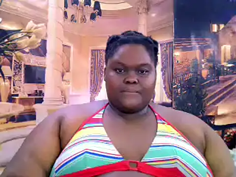 Snapshot of EbonyHotBuns chatting on 07.18.26 EbonyHotBuns online show from 07.18.26