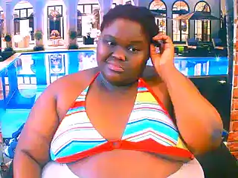 Snapshot of EbonyHotBuns chatting on 07.20.26 EbonyHotBuns online show from 07.20.26
